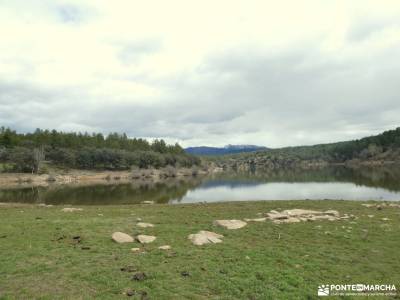 Madarquillos a los pies de Buitrago del Lozoya - Sierra Norte de Madrid;valderrueda mochila montaña 